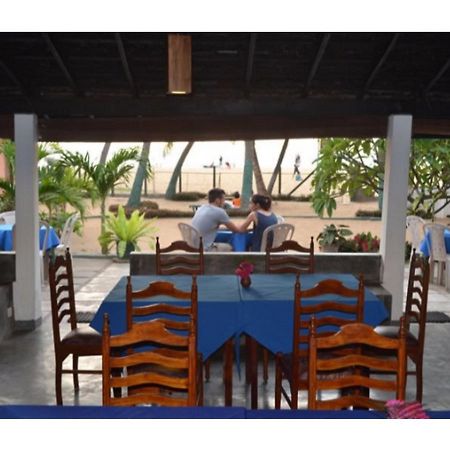Star Beach Guest House Негомбо Экстерьер фото