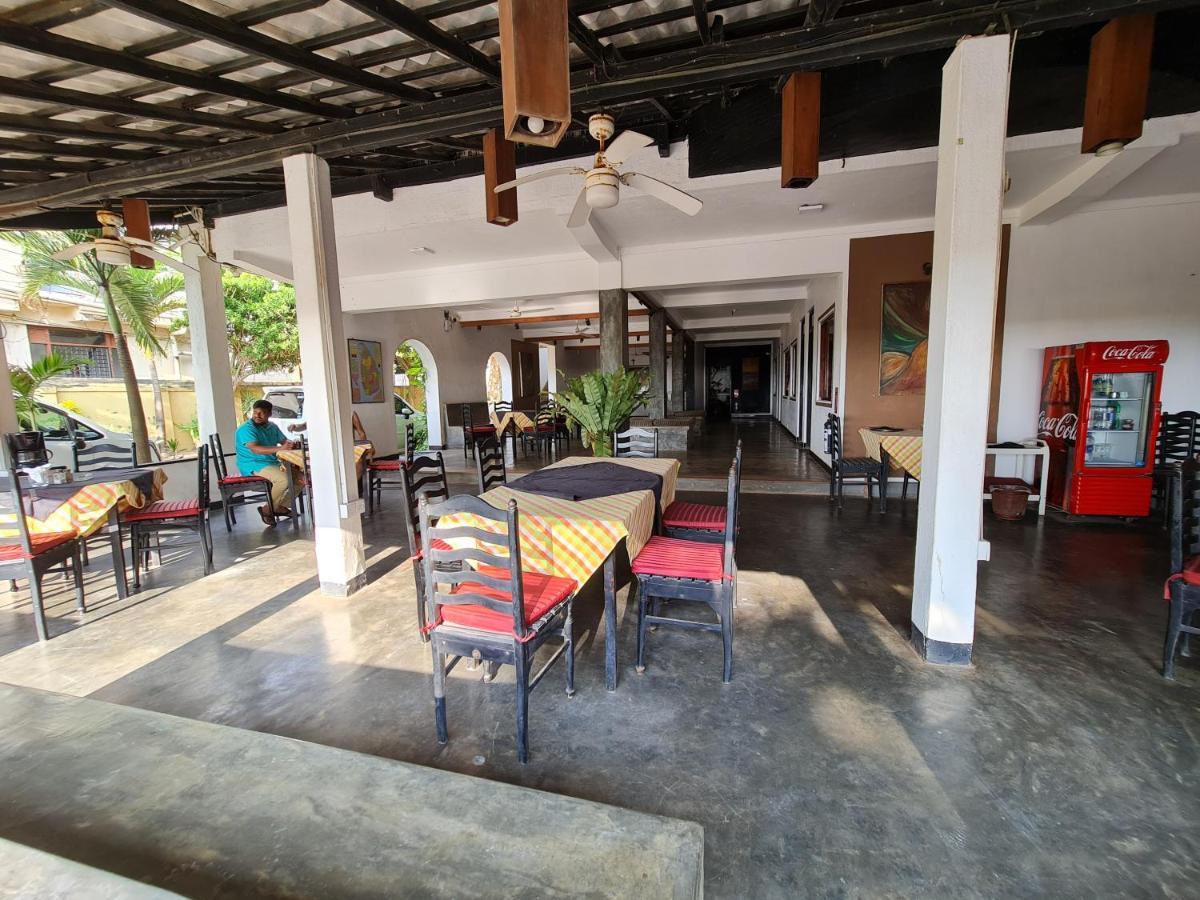 Star Beach Guest House Негомбо Экстерьер фото