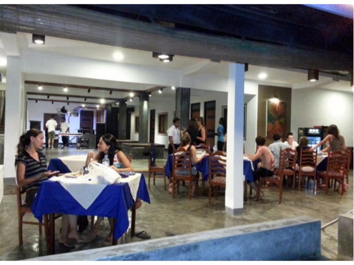 Star Beach Guest House Негомбо Экстерьер фото