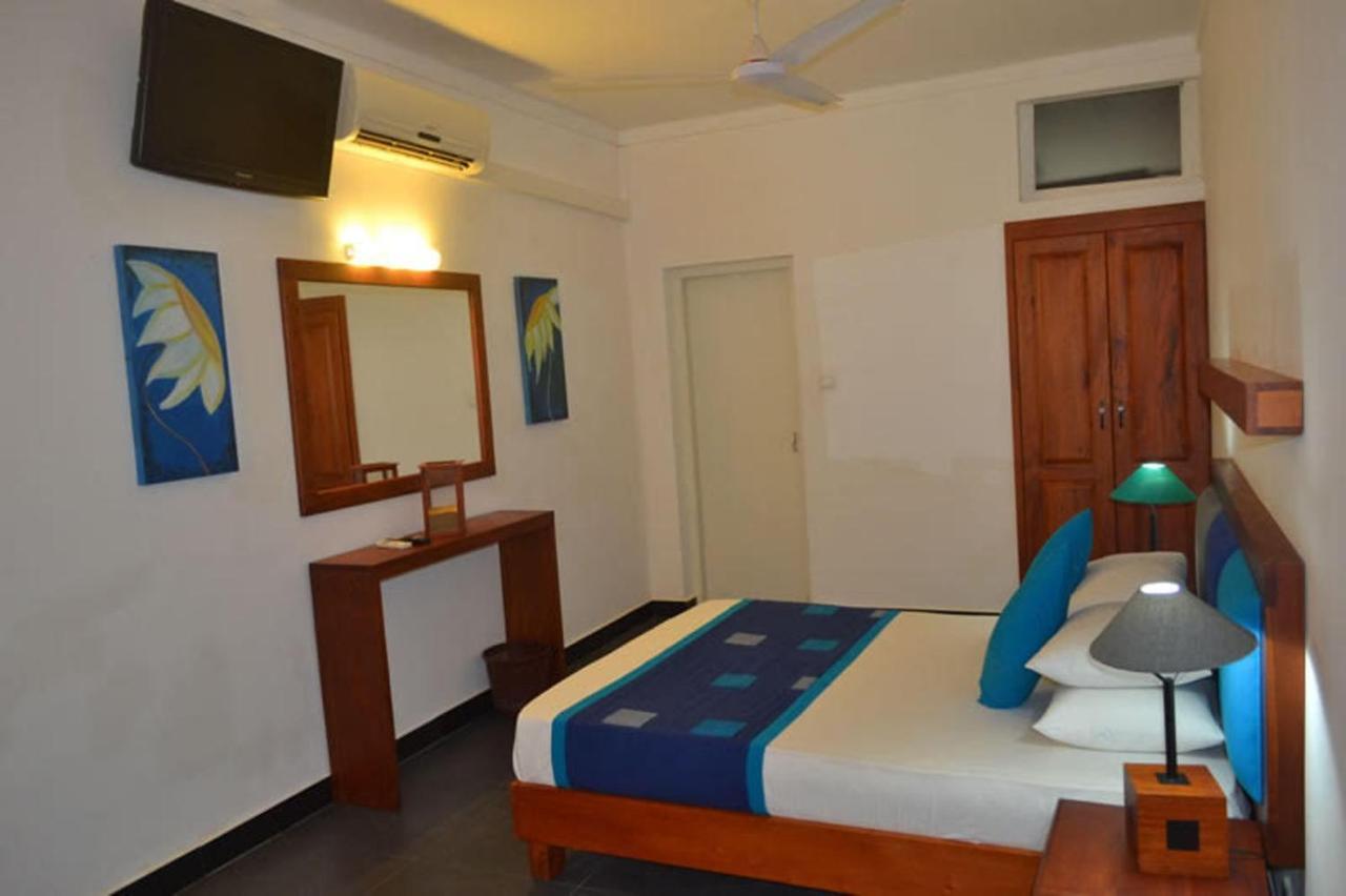 Star Beach Guest House Негомбо Экстерьер фото