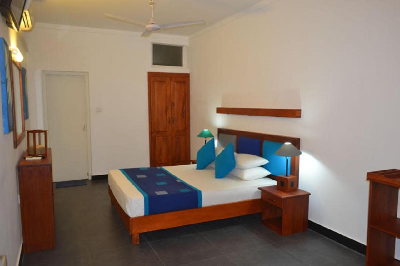 Star Beach Guest House Негомбо Экстерьер фото