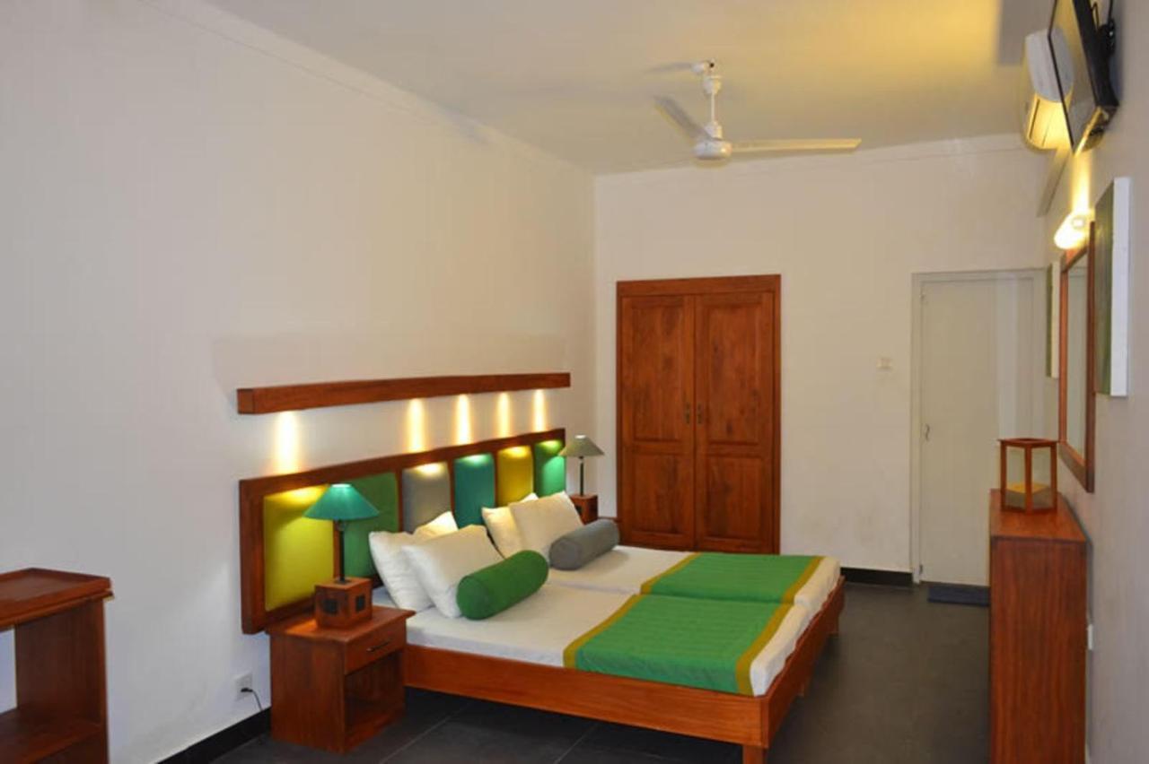 Star Beach Guest House Негомбо Экстерьер фото
